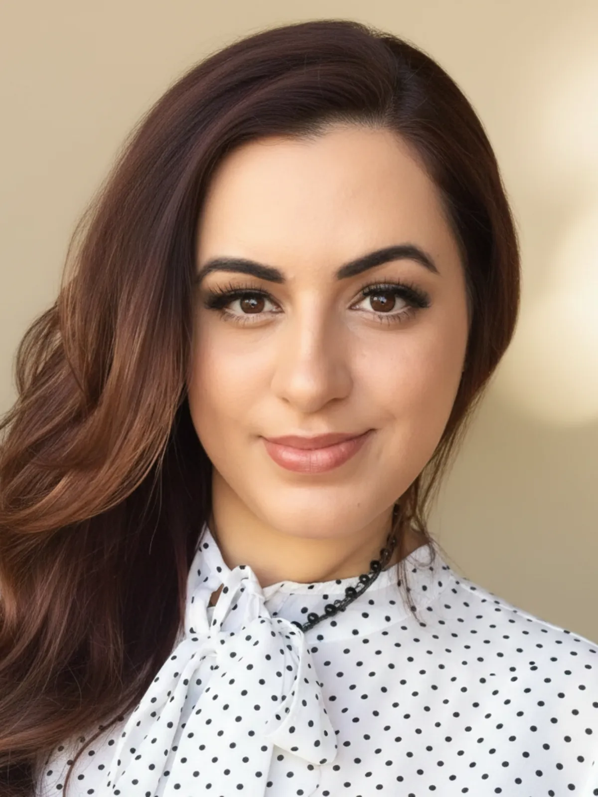 Professora Especialista Luany Reis - Instrutora do Curso de Alongamentos de Unhas